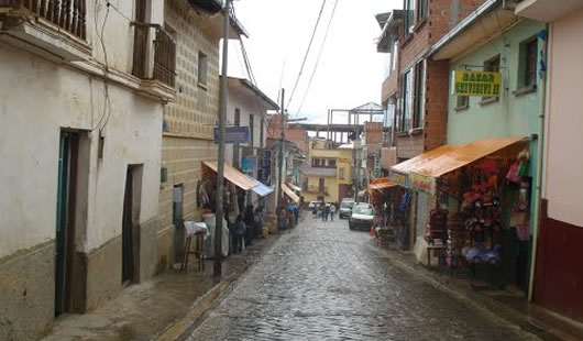 Una de las calles en Irupana, Yungas de La Paz Bolivia
