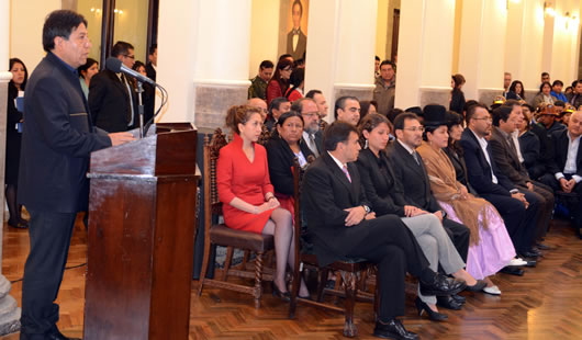 El canciller de Bolivia, David Choquehuanca habla a nombre del nuevo gabinete ministerial