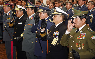 El presidente Evo Morales Ayma juramentó a las nuevas autoridades del Alto Mando Militar de la Fuerzas Armadas y al comandante general de la Policía Boliviana.