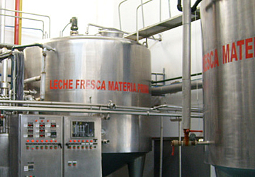 La segunda planta estatal procesadora de leche y derivados, ubicada en Achacachi ingresó en su etapa final para iniciar sus operaciones el mes de junio.