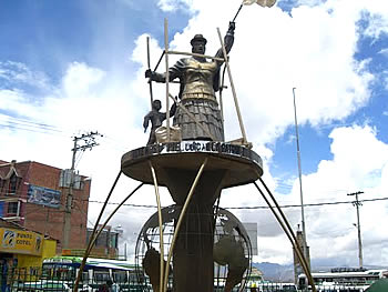 El monumento a la mujer aymará por los “Caídos de la Guerra del Gas de 2003” en la Zona Ballivián de la ciudad de El Alto.