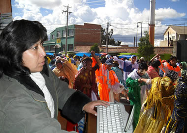 Mary Karina Soliz, coordinadora de Prensa de la Dirección de Cultura de la GMEA, “•todo listo para el carnaval alteño”
