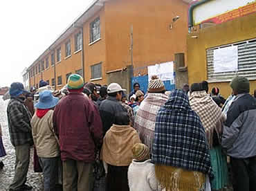 Las juntas escolares en El Alto asumieron atribuciones al margen de sus competencias conferidas.