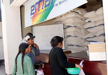Gobierno bajará el precio del arroz  de 32 a 30 bolivianos la bolsa de 5 kilogramos ante la eventual subida del precio de este producto en los centros de abasto.