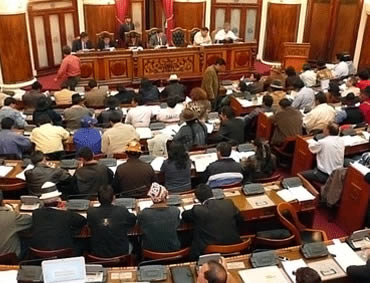 El pleno de la Cámara Diputados aprobó el miércoles por la noche el reglamento para la designación de vocales de los Tribunales Electorales Departamentales.