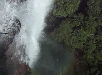 Cascada en el Parque Noel Kempff