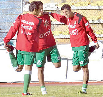 Juan Carlos Arce junto a sus compañeros