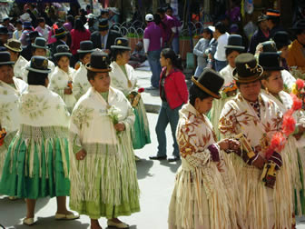 Festividad de Urkupiña 2012 inicia al son de la Morenada