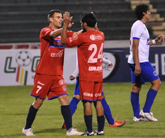 Universitario superó a La Paz Fútbol Club por 3 a 0
