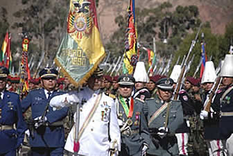 Fuerzas Armadas de Bolivia rindieron homenaje al 186 aniversario de creación