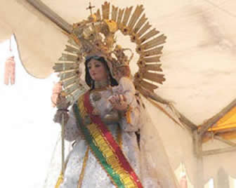 Con la llegada de imágenes de la Virgen María desde diferentes ciudades del país comenzó ayer la festividad religiosa de Urkupiña.