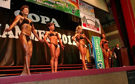 Categoria Body Fitness Argentina Perú y Bolivia en plena competencia
