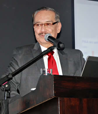 Manuel Olave, rector de la Universidad Privada Boliviana (UPB).