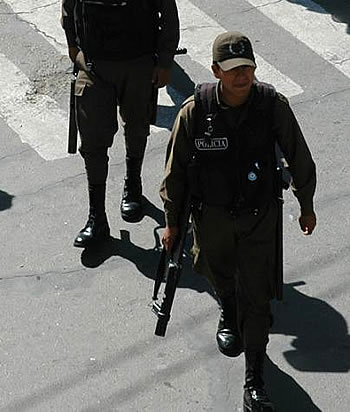 Policía de Cochabamba comenzó con el despliegue sus efectivos en el área urbana y rural.