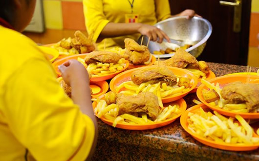 Producción de carne de pollo está garantizada según avicultores de Cochabamba.