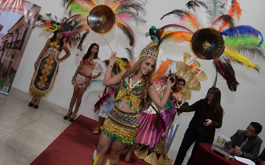 Algunas de las participantes en el concurso de belleza.