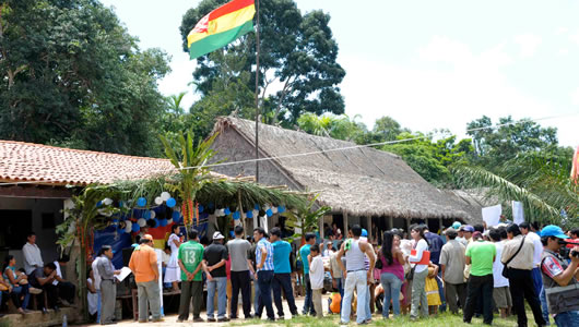 Indígenas de Oromomo presentan propuestas al Presidente.