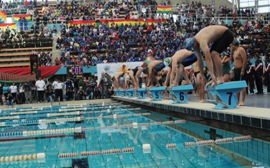 Piscina semi olímpica en la ciudad de El Alto