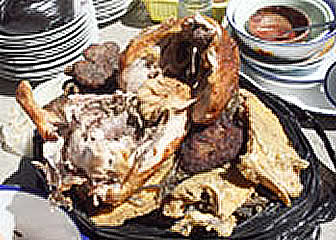 En El Alto Venden pescado, albóndigas y carne de pollo en descomposición.