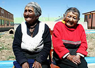 El drama del abandono de los adultos mayores crece cada día en la ciudad de El Alto.