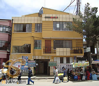 Frontis de la sede de la FEJUVE de El Alto