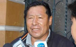 Román Loayza, candidato a la Presidencia por la agrupación política GENTE y ex dirigente del Movimiento al Socialismo (MAS).