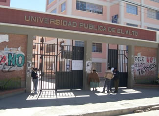 Docentes y estudiantes de la Universidad Pública de El Alto (UPEA), proceden a elegir al rector y vicerrector de esta Casa Superior de Estudios.