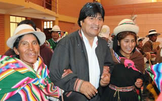 Evo Morales no debatirá con los candidatos de la oposición y sólo dialogará con la población boliviana a través de los medios de comunicación social.