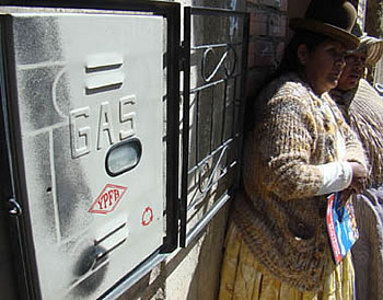 La conexión de redes domiciliarias de gas, en la ciudad de El Alto, a cargo de YPFB presenta un importante avance.