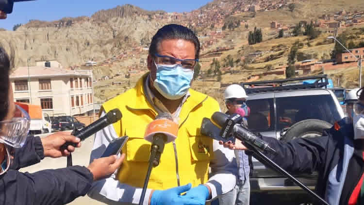El Alcalde de la ciudad de La Paz, Luis Revilla, en contacto con la prensa. El Alcalde de la ciudad de La Paz, Luis Revilla, en contacto con la prensa.