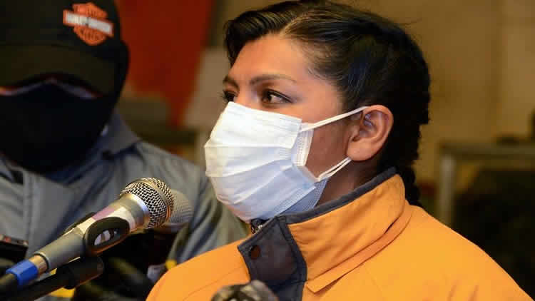 La alcaldesa de El Alto, Soledad Chapetón, en conferencia de prensa.