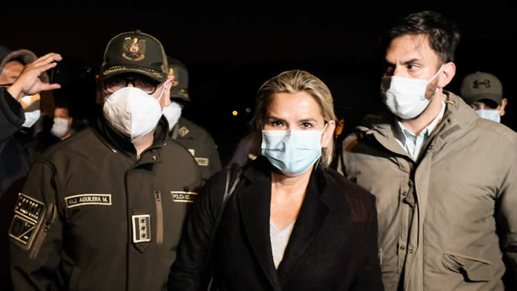 Jeanine Áñez, expresidenta de Bolivia, fue aprehendida la madrugada. Jeanine Áñez, expresidenta de Bolivia, fue aprehendida la madrugada.