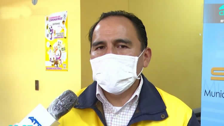 El secretario municipal de Seguridad Ciudadana de la Alcaldía de El Alto, Dorian Ulloa, en contacto con los medios.