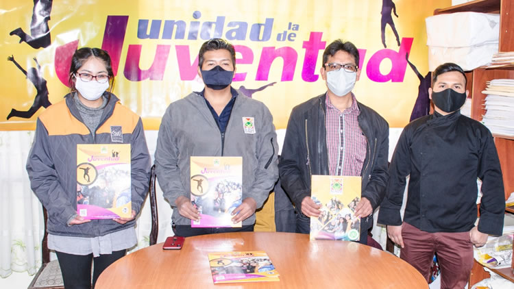 Jóvenes del municipio de El Alto en el lanzamiento del 