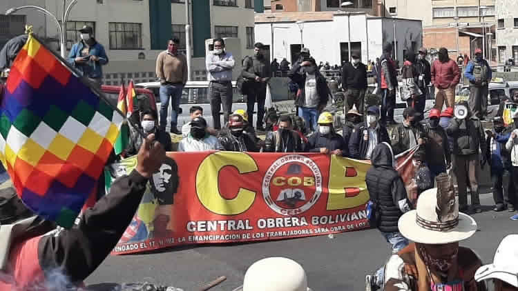 La Central Obrera Boliviana (COB) y el magisterio marcharon desde El Alto. La Central Obrera Boliviana (COB) y el magisterio marcharon desde El Alto.