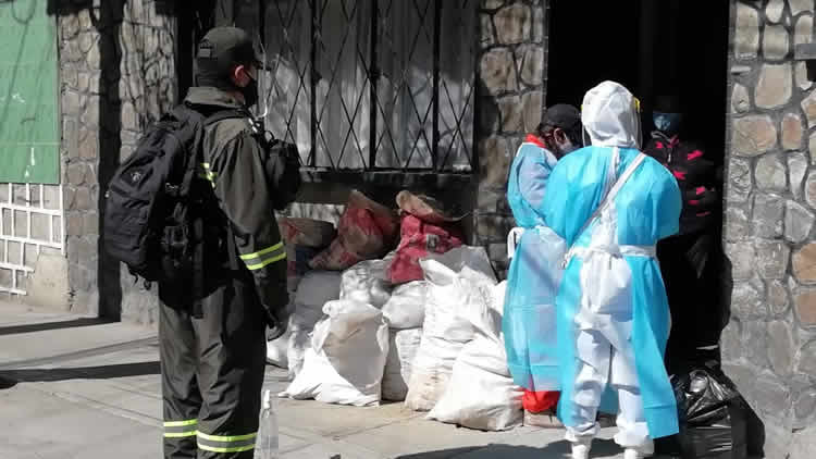Megarrastrillaje, en la ciudad de La Paz, para bajar la curva alta de contagios de COVID-19.
