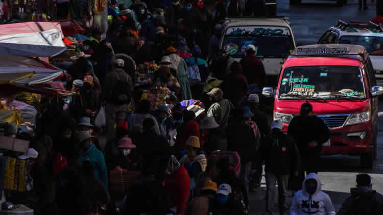 La Paz por decreto municipal restringe circulación de personas y vehículos La Paz por decreto municipal restringe circulación de personas y vehículos