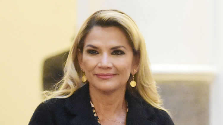 La presidenta de Bolivia, Jeanine Áñez, supera el Covid-19