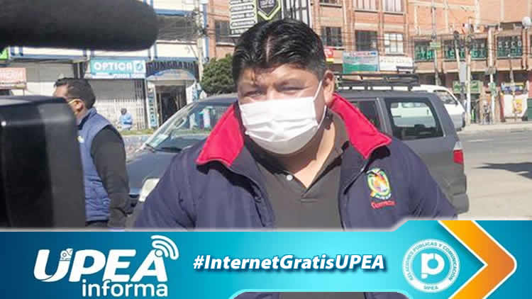 El Rector de la Universidad Pública de El Alto, Freddy Medrano, en contacto con la prensa en días anteriores.