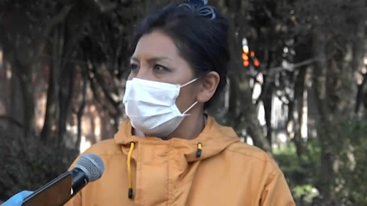 La alcaldesa de El Alto, Soledad Chapetón, en contacto con la prensa.