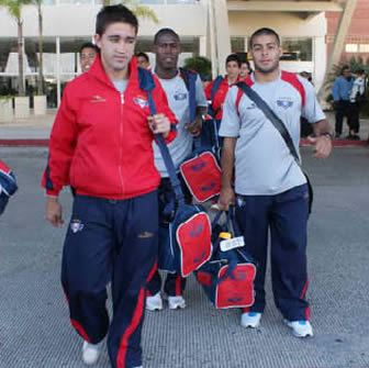 Jugadores de Wilstermann a su llegada a México.
