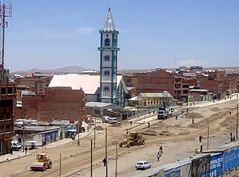 Ciudad de El Alto, avenida Panoramica en construcción