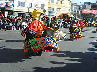 Entrada folklórica, zona 16 de Julio.