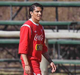 Paolo Guerrero jugador de Perú