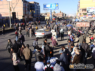 Paro de los Choferes en El Alto, Av 6 de marzo esquina Cruce viacha.
