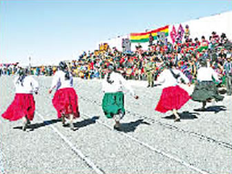 Atletismo boliviano tiene pista en Jesús de Machaca.