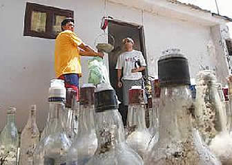 Reciclaje de botellas pet y vidrio