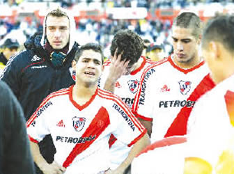 Llanto y trizteza en los jugadores de River Plate.