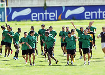 Jugadores de The Strongest.