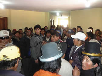 Vecinos del Distrito 6 de El Alto.